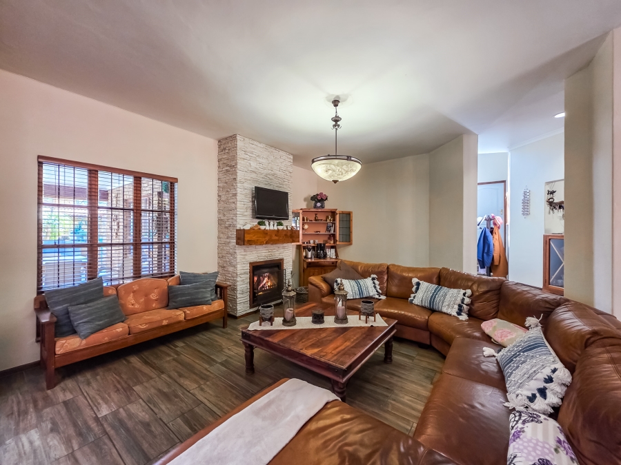 5 Bedroom Property for Sale in Moreleta Park Gauteng