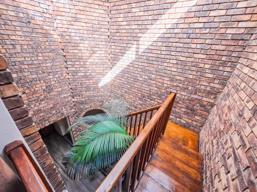 5 Bedroom Property for Sale in Moreleta Park Gauteng