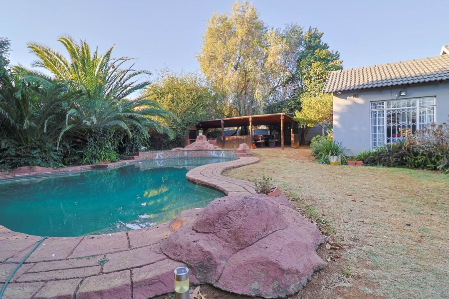 4 Bedroom Property for Sale in Brackendowns Gauteng