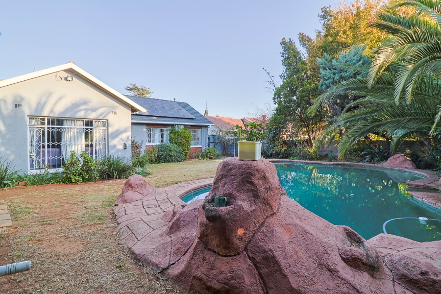 4 Bedroom Property for Sale in Brackendowns Gauteng