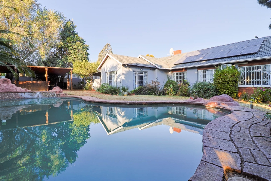 4 Bedroom Property for Sale in Brackendowns Gauteng