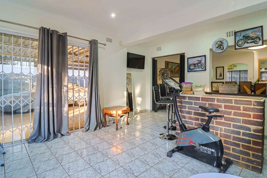 4 Bedroom Property for Sale in Brackendowns Gauteng