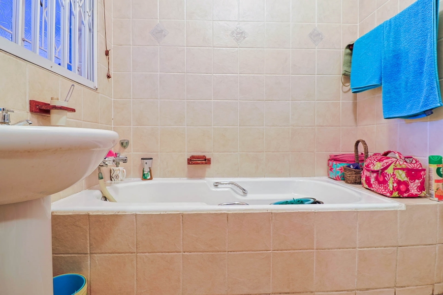4 Bedroom Property for Sale in Brackendowns Gauteng
