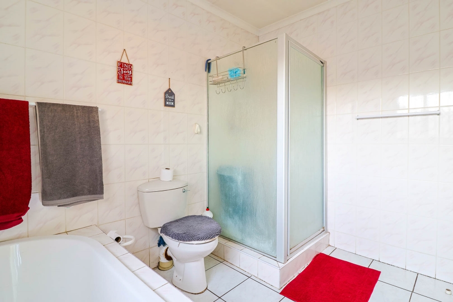 4 Bedroom Property for Sale in Brackendowns Gauteng
