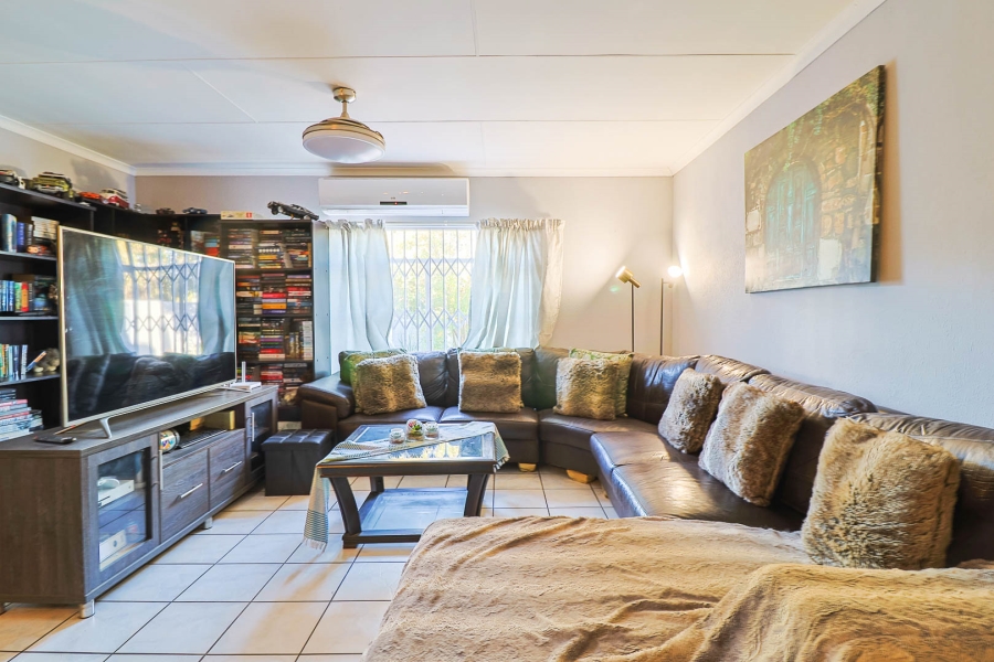 4 Bedroom Property for Sale in Brackendowns Gauteng