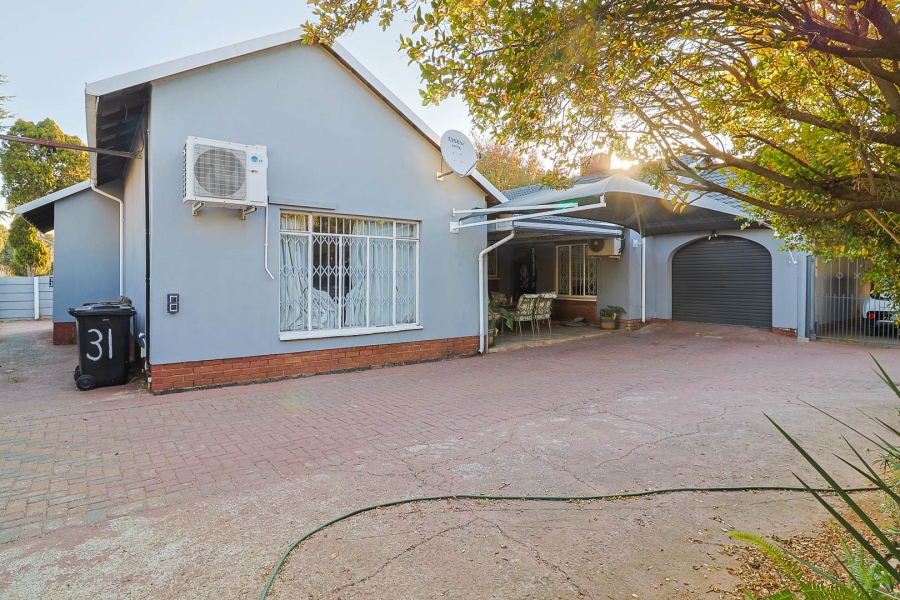 4 Bedroom Property for Sale in Brackendowns Gauteng
