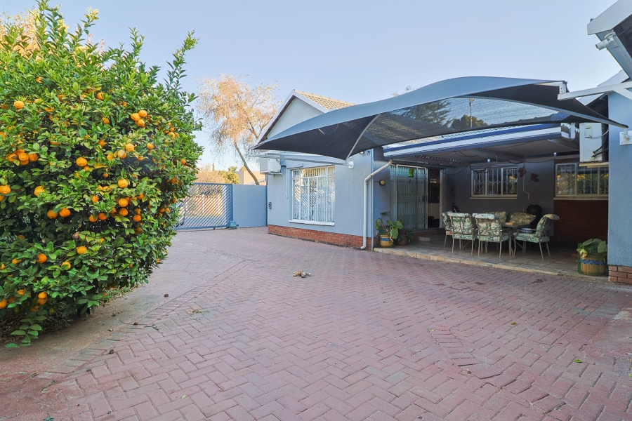 4 Bedroom Property for Sale in Brackendowns Gauteng