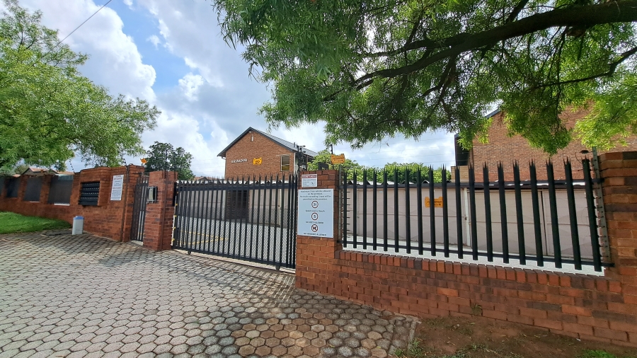 To Let 2 Bedroom Property for Rent in Horizon View Gauteng