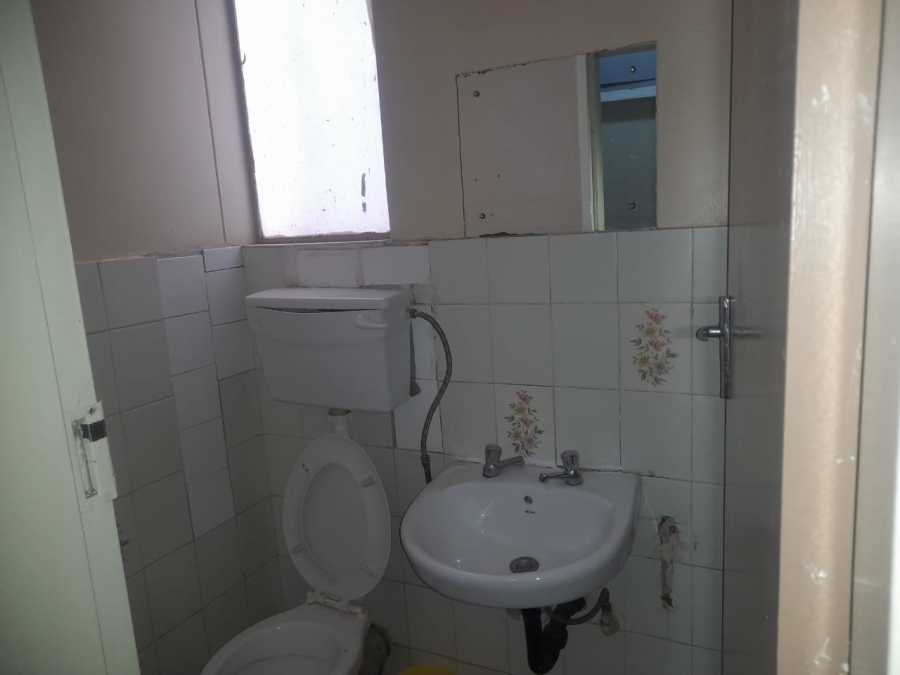 2 Bedroom Property for Sale in Hillbrow Gauteng