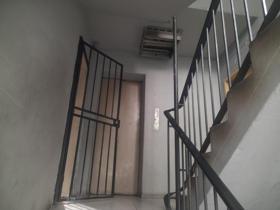 2 Bedroom Property for Sale in Hillbrow Gauteng