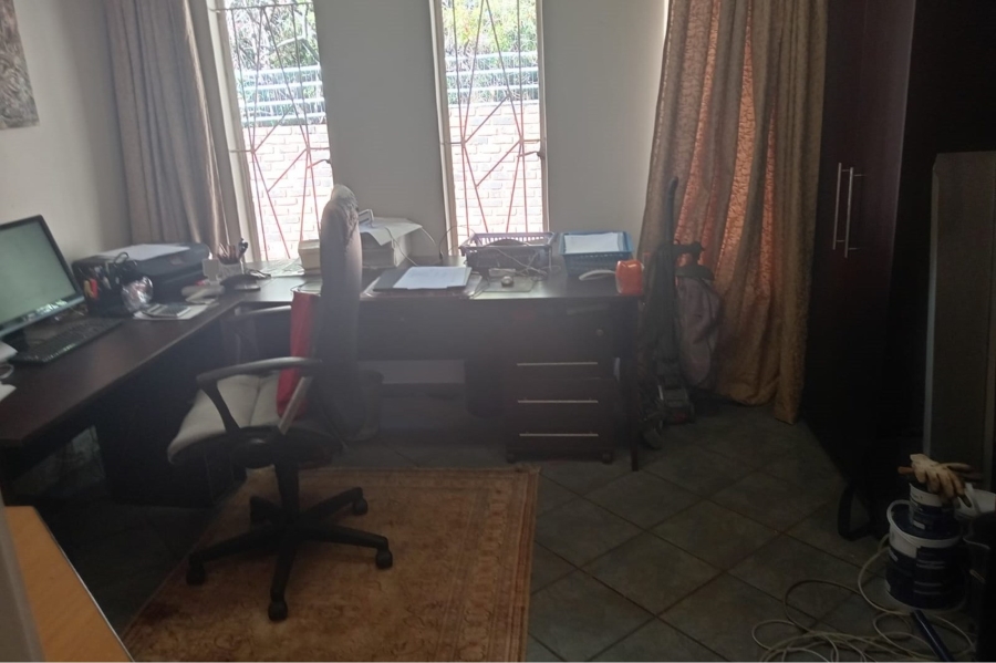 6 Bedroom Property for Sale in Murrayfield Gauteng