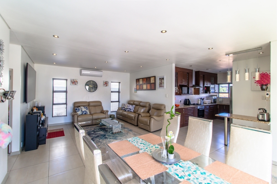 3 Bedroom Property for Sale in Greenstone Hill Gauteng