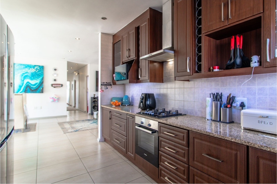 3 Bedroom Property for Sale in Greenstone Hill Gauteng