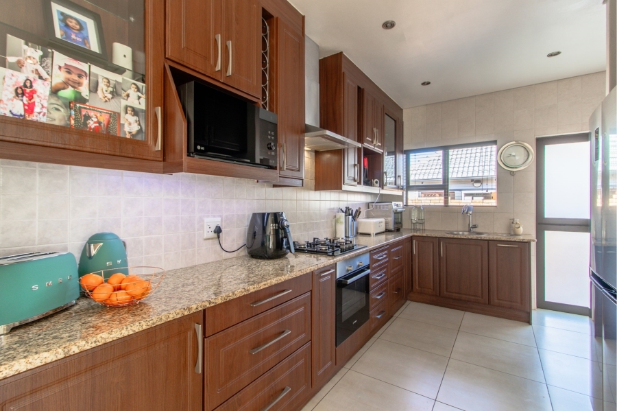 3 Bedroom Property for Sale in Greenstone Hill Gauteng