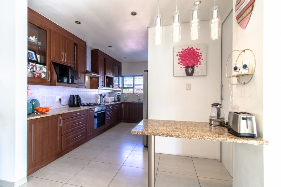 3 Bedroom Property for Sale in Greenstone Hill Gauteng