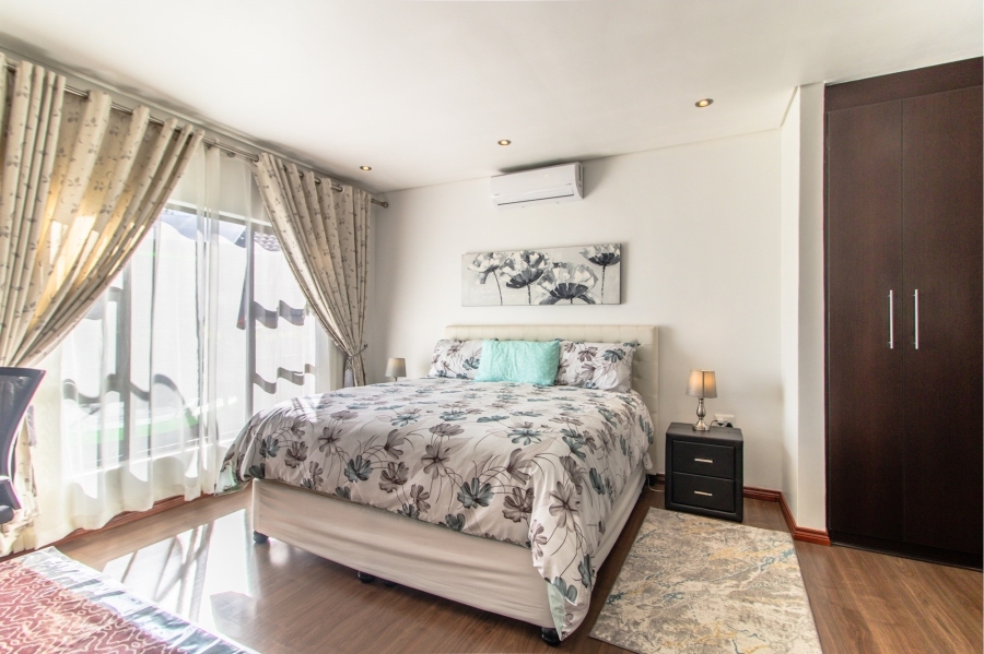 3 Bedroom Property for Sale in Greenstone Hill Gauteng