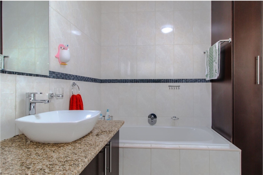 3 Bedroom Property for Sale in Greenstone Hill Gauteng