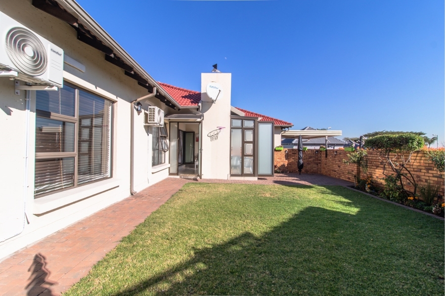 3 Bedroom Property for Sale in Greenstone Hill Gauteng