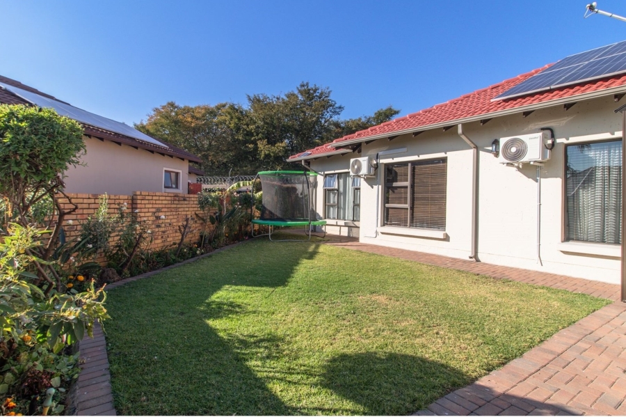 3 Bedroom Property for Sale in Greenstone Hill Gauteng