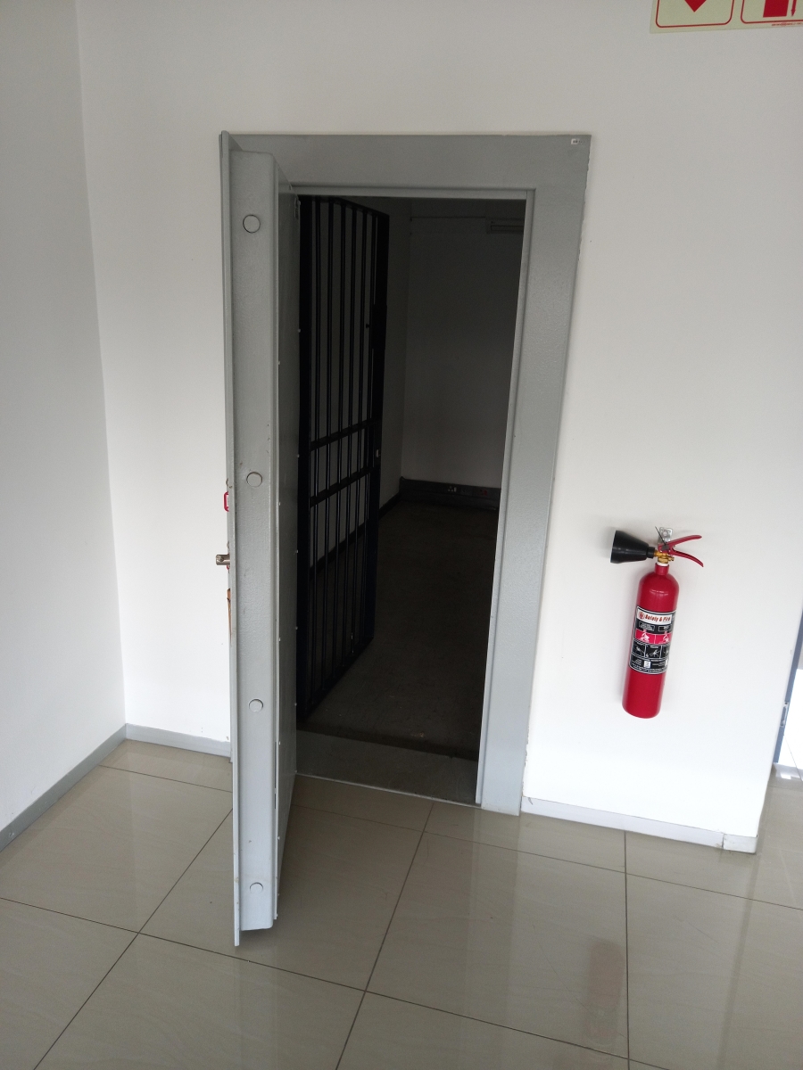 To Let commercial Property for Rent in Randjespark Gauteng