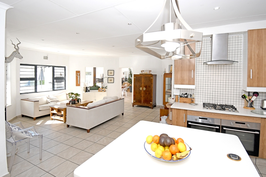 6 Bedroom Property for Sale in Olivedale Gauteng
