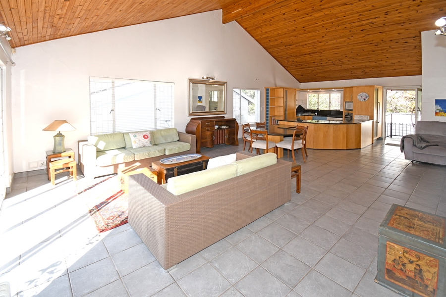 6 Bedroom Property for Sale in Olivedale Gauteng