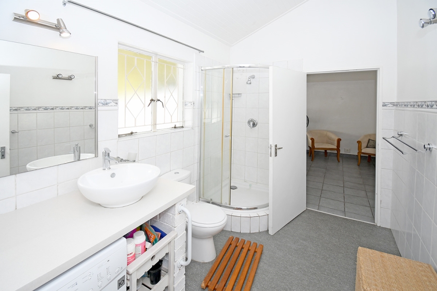 6 Bedroom Property for Sale in Olivedale Gauteng