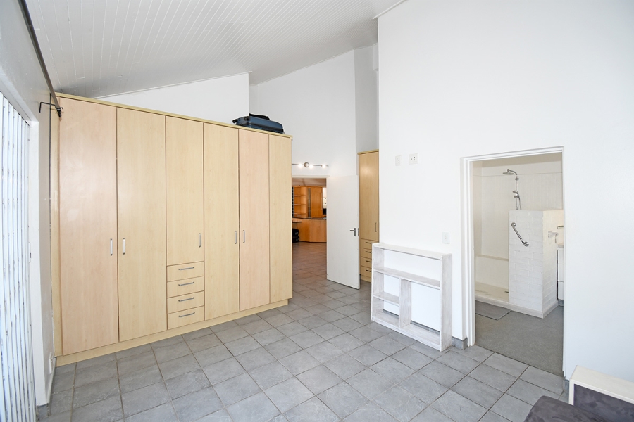 6 Bedroom Property for Sale in Olivedale Gauteng