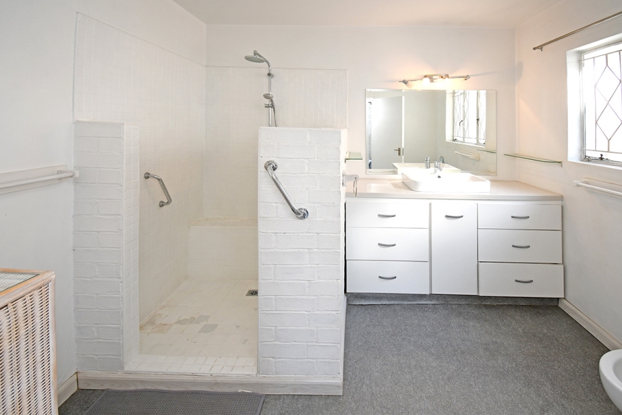 6 Bedroom Property for Sale in Olivedale Gauteng