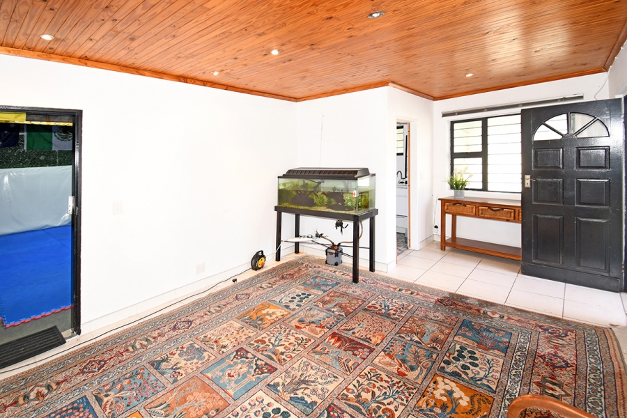 6 Bedroom Property for Sale in Olivedale Gauteng