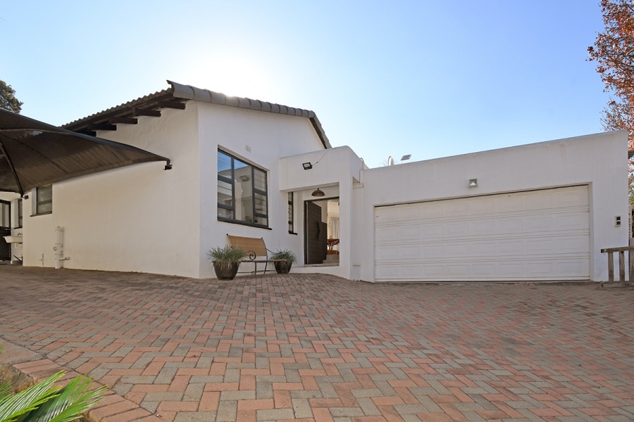 6 Bedroom Property for Sale in Olivedale Gauteng