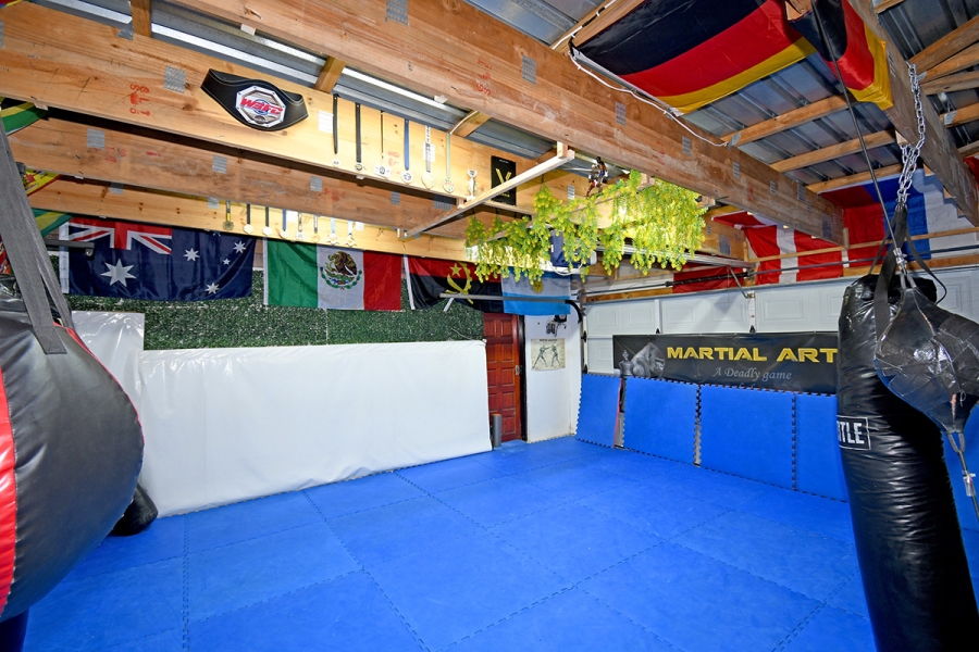 6 Bedroom Property for Sale in Olivedale Gauteng
