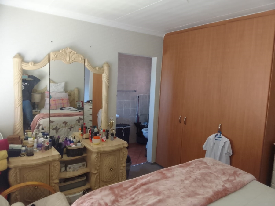 2 Bedroom Property for Sale in Ravensklip Gauteng