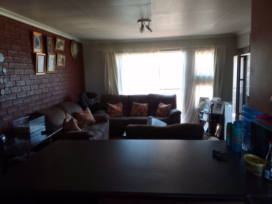 2 Bedroom Property for Sale in Ravensklip Gauteng