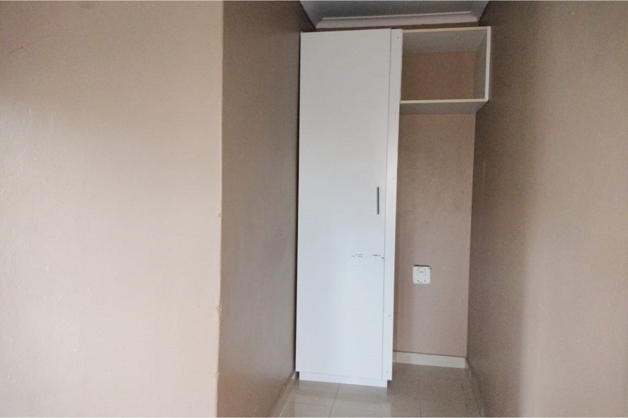 To Let 1 Bedroom Property for Rent in Alan Manor Gauteng