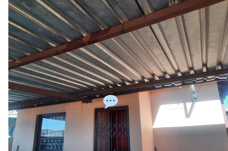 2 Bedroom Property for Sale in Clayville Gauteng