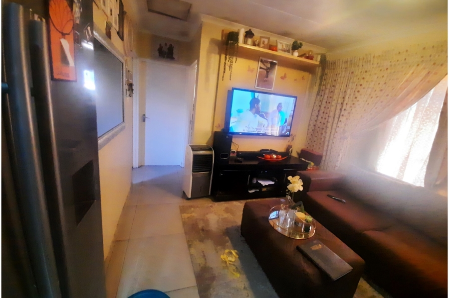 2 Bedroom Property for Sale in Clayville Gauteng