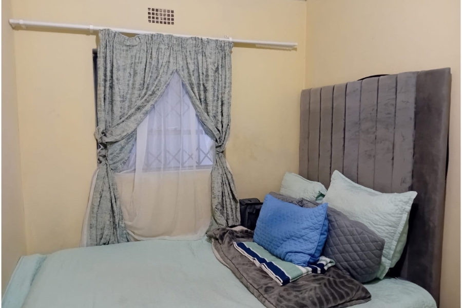 2 Bedroom Property for Sale in Clayville Gauteng