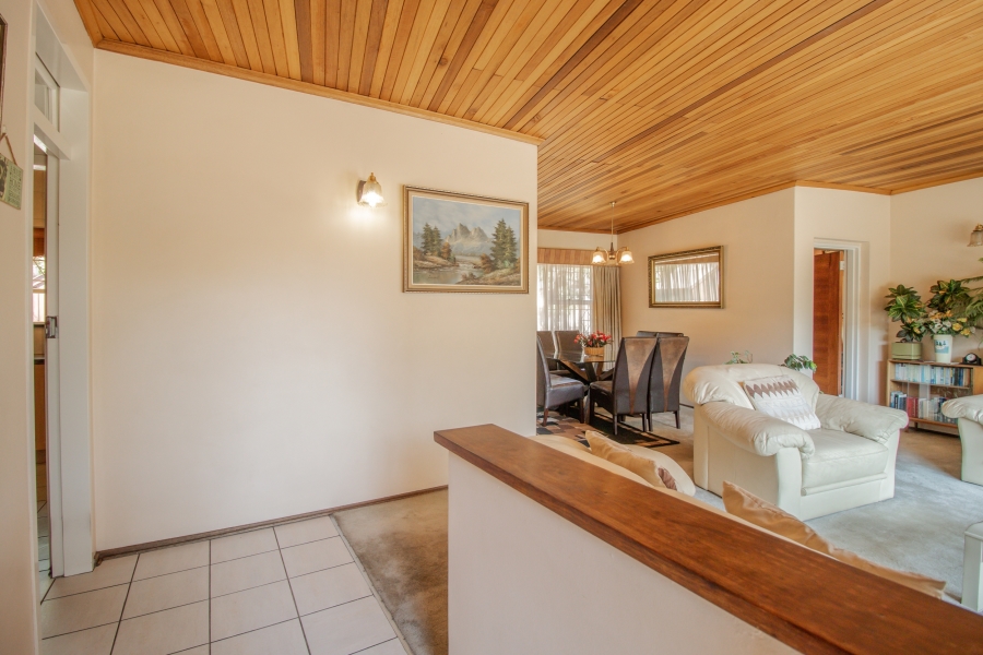 To Let 4 Bedroom Property for Rent in Parkhill Gardens Gauteng
