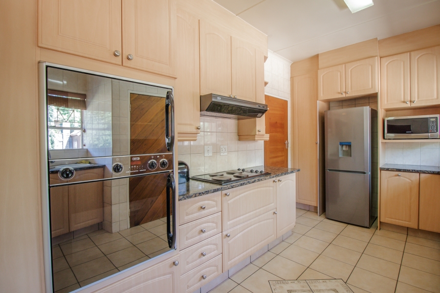 To Let 4 Bedroom Property for Rent in Parkhill Gardens Gauteng
