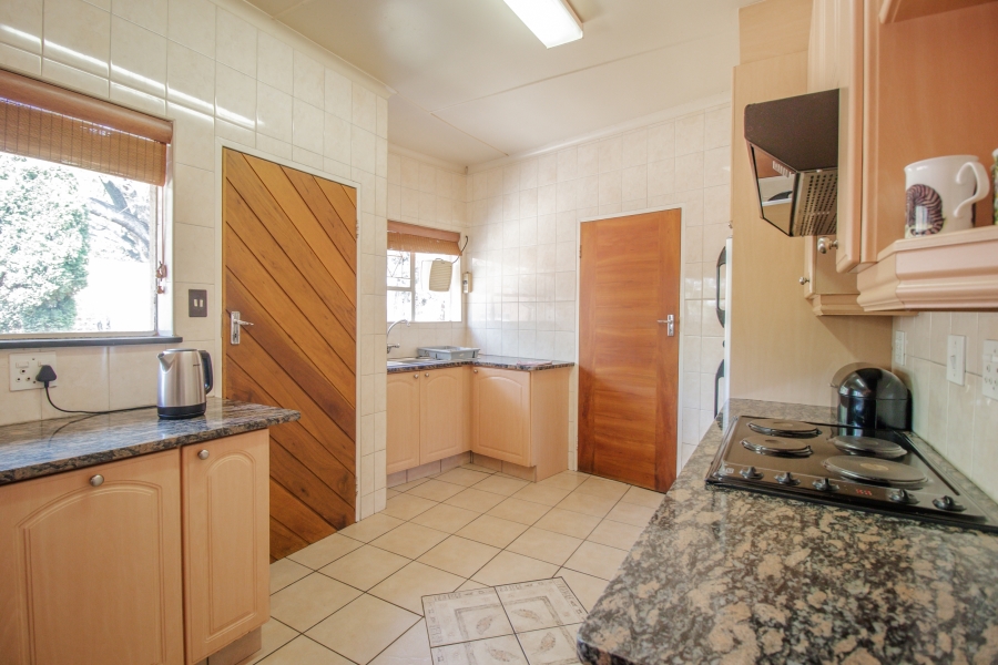 To Let 4 Bedroom Property for Rent in Parkhill Gardens Gauteng