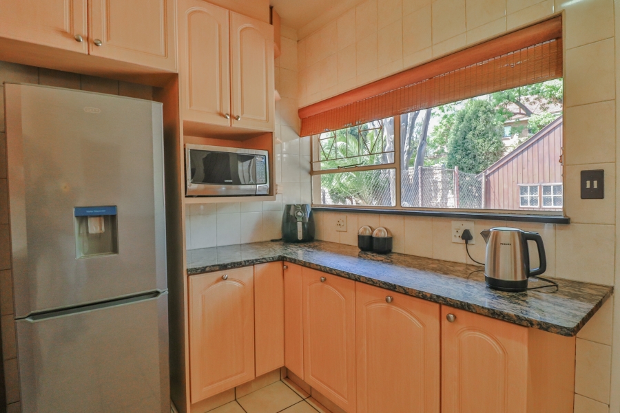 To Let 4 Bedroom Property for Rent in Parkhill Gardens Gauteng