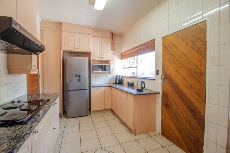 To Let 4 Bedroom Property for Rent in Parkhill Gardens Gauteng
