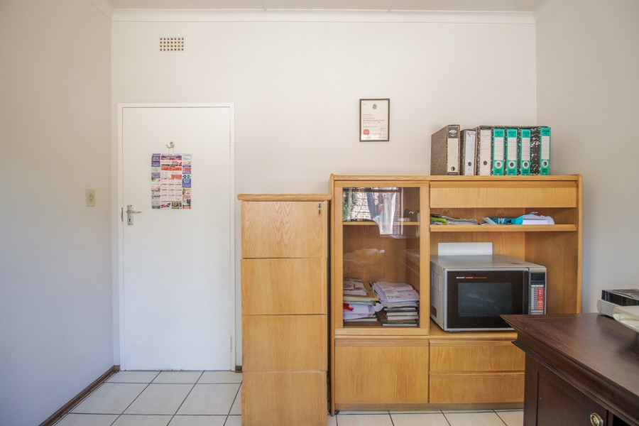 To Let 4 Bedroom Property for Rent in Parkhill Gardens Gauteng