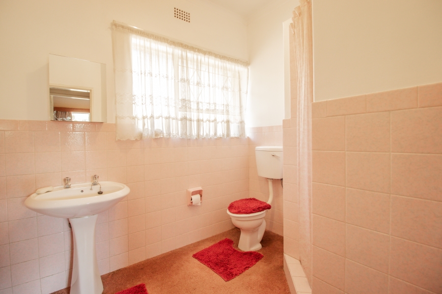 To Let 4 Bedroom Property for Rent in Parkhill Gardens Gauteng