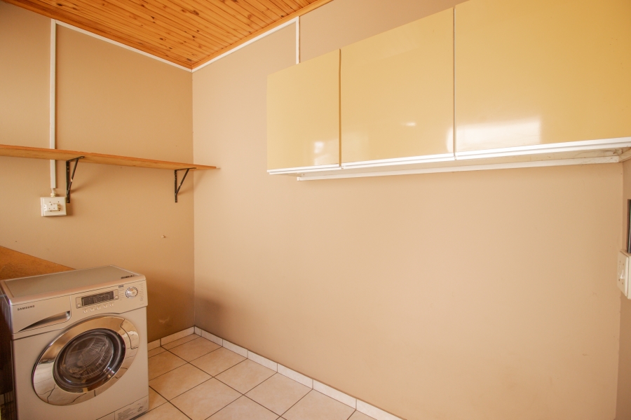 To Let 4 Bedroom Property for Rent in Parkhill Gardens Gauteng