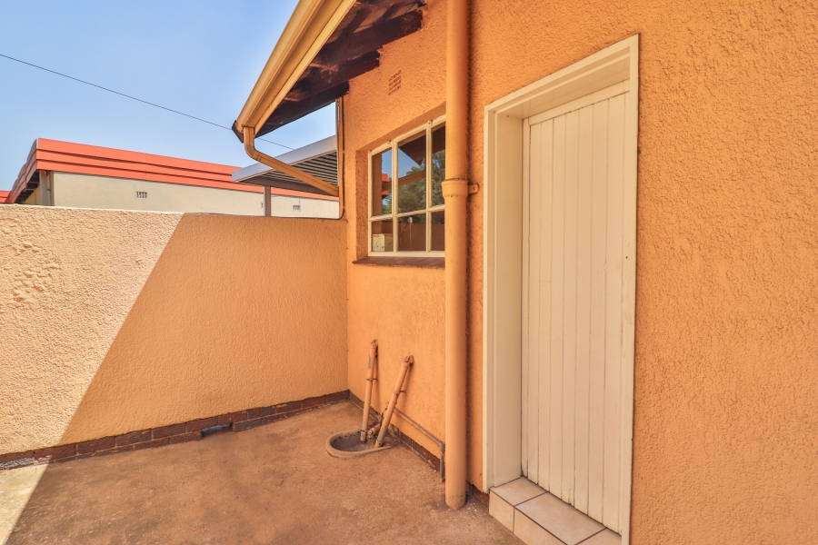 To Let 4 Bedroom Property for Rent in Parkhill Gardens Gauteng