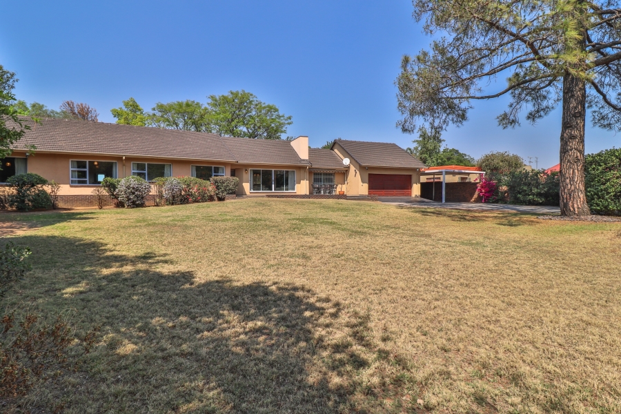 To Let 4 Bedroom Property for Rent in Parkhill Gardens Gauteng