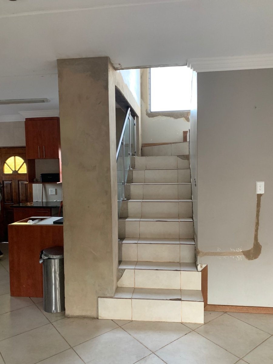 4 Bedroom Property for Sale in Thatchfield Estate Gauteng