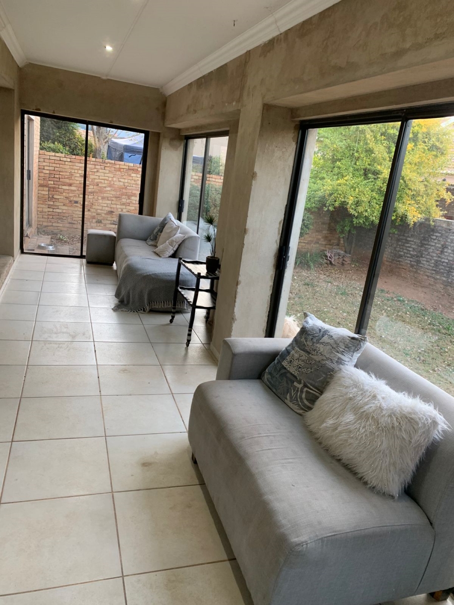 4 Bedroom Property for Sale in Thatchfield Estate Gauteng